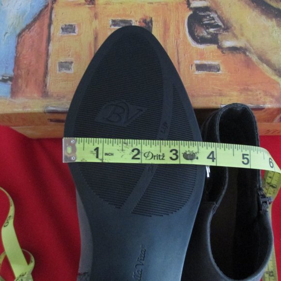 Bella Vita Henley II Booties - Picture 9 of 12